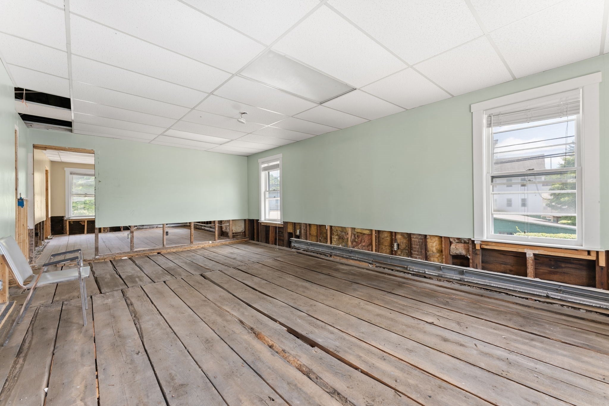 18 Central St
