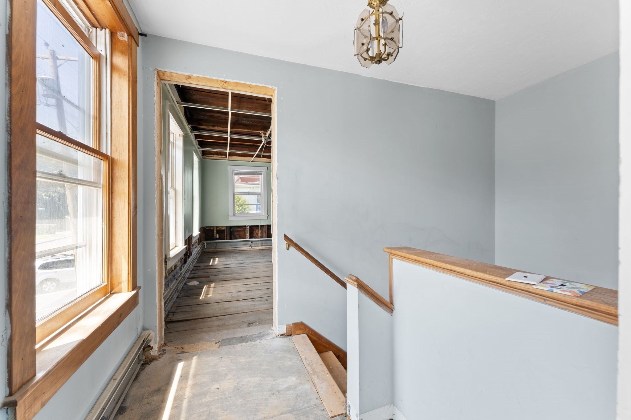 18 Central St