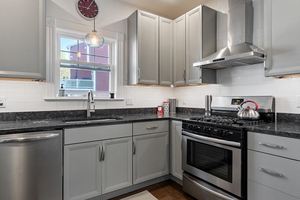 2 Hayes St 2
