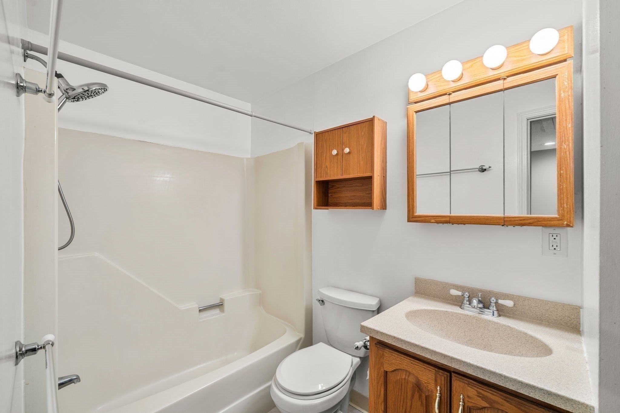 52 Warren St #8, Peabody, MA Photo #16