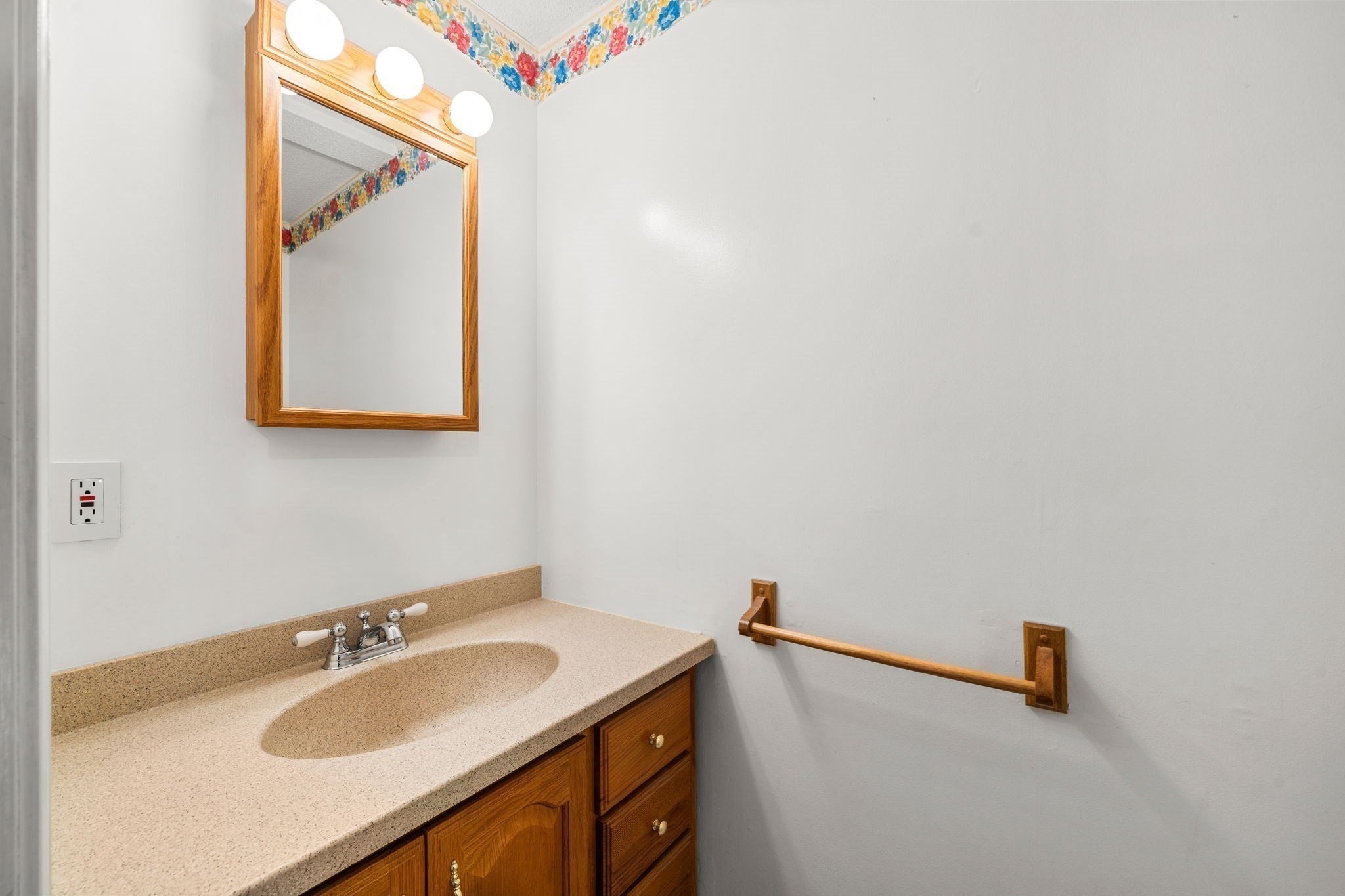 52 Warren St #8, Peabody, MA Photo #6