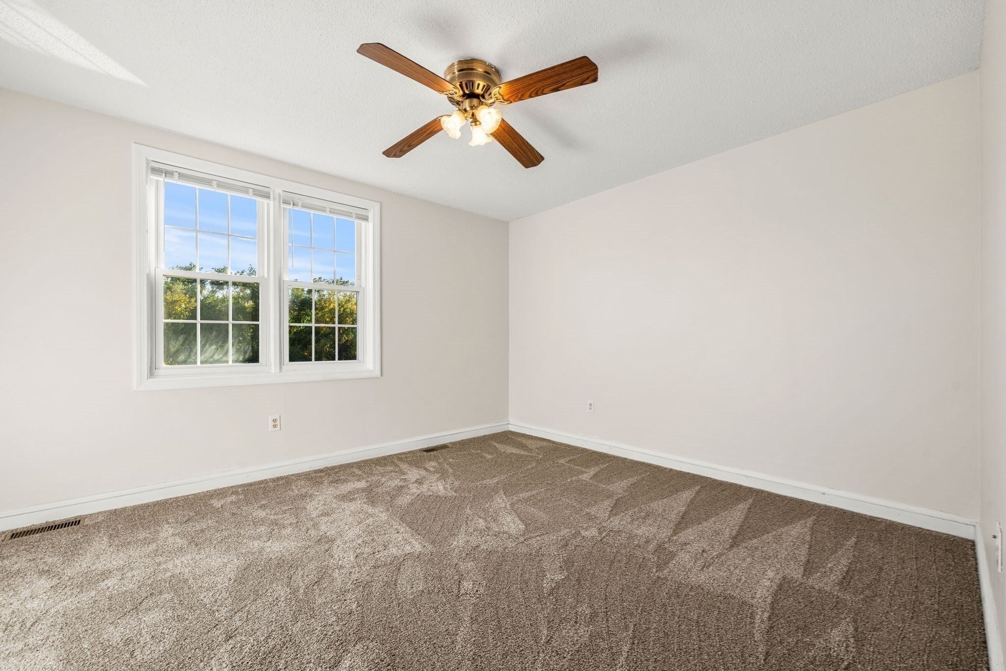 52 Warren St #8, Peabody, MA Photo #18