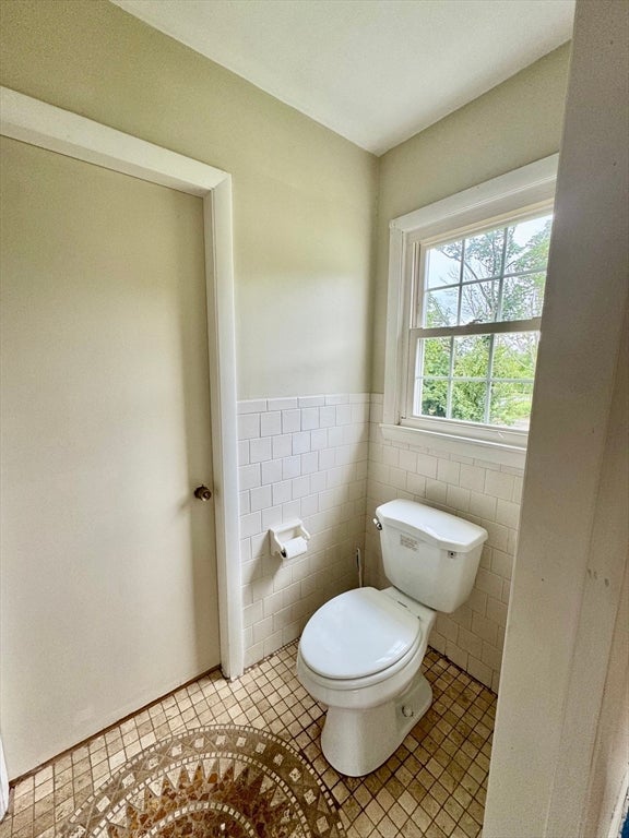 556 Brayton Ave, Somerset, MA, 556 Brayton Ave, Somerset, MA Photo #8