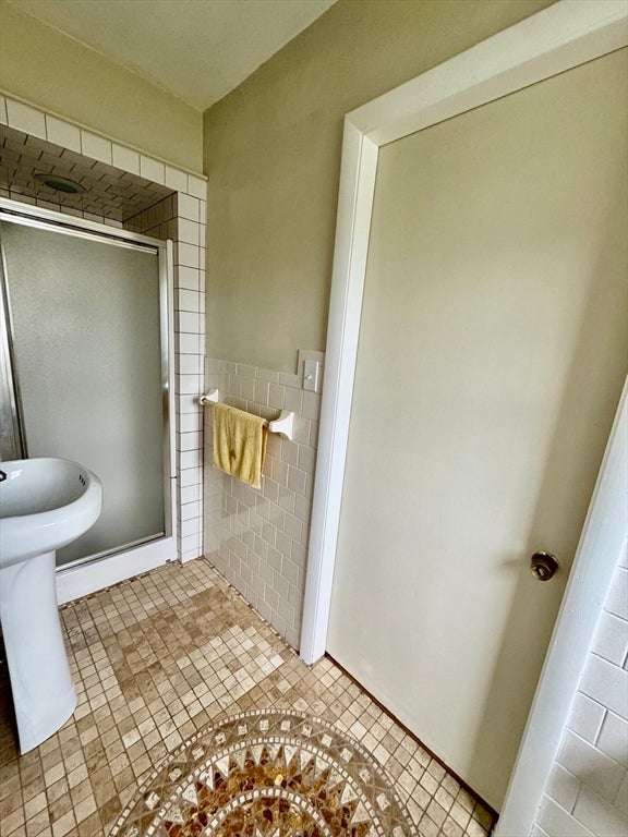 556 Brayton Ave, Somerset, MA, 556 Brayton Ave, Somerset, MA Photo #7