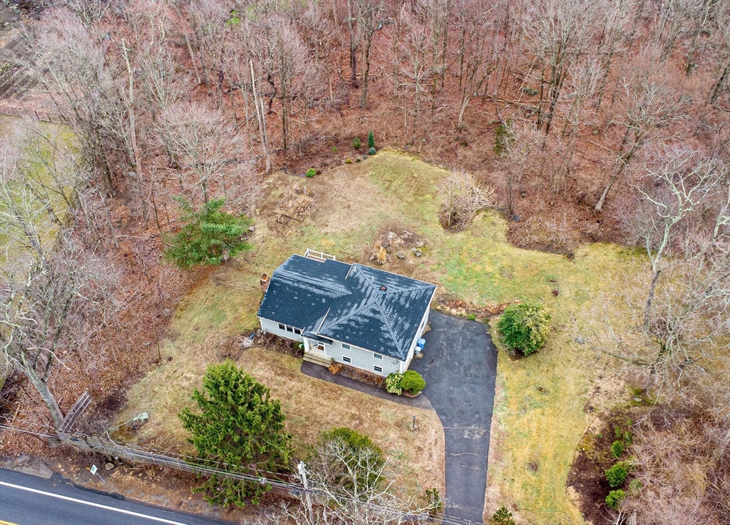 Holliston, Massachusetts 01746, United States, 3 Bedrooms Bedrooms, ,2 BathroomsBathrooms,Residential,Pending,100417