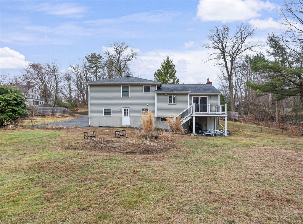 Holliston, Massachusetts 01746, United States, 3 Bedrooms Bedrooms, ,2 BathroomsBathrooms,Residential,Pending,100417