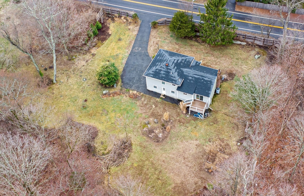 Holliston, Massachusetts 01746, United States, 3 Bedrooms Bedrooms, ,2 BathroomsBathrooms,Residential,Pending,100417