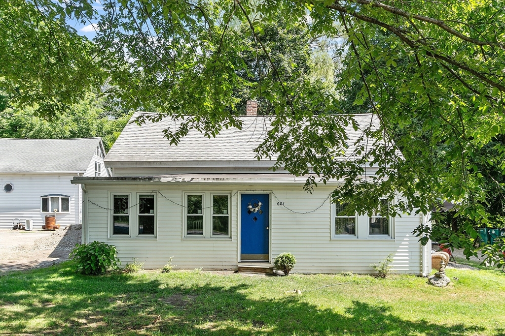 601 Main St