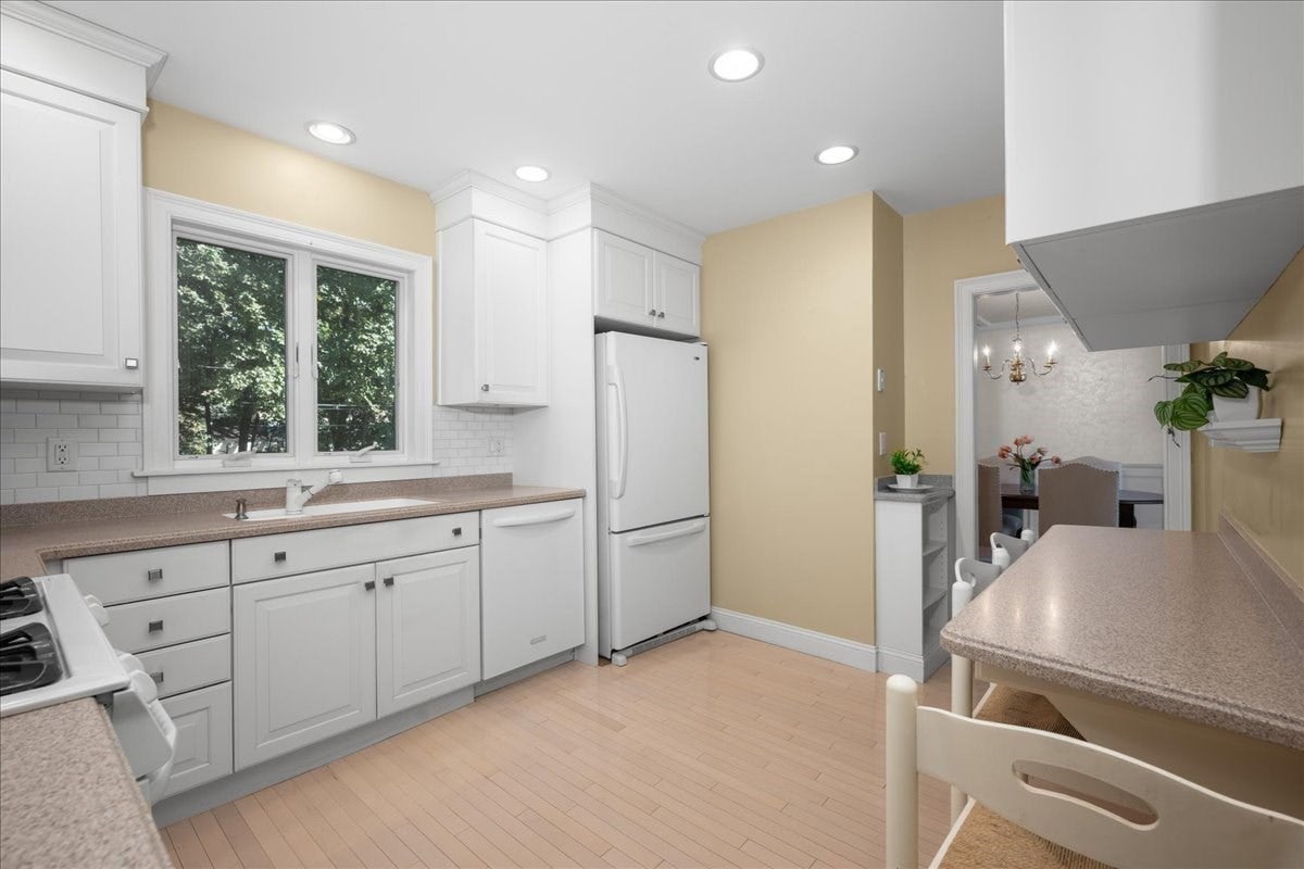 22 Vassar St, Worcester, MA, 22 Vassar St, Worcester, MA Photo #11