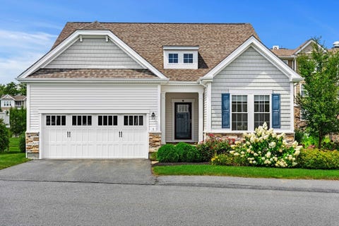 Photo of 1 Hood Dr #1, Andover, MA 01810 (MLS # 73561509)