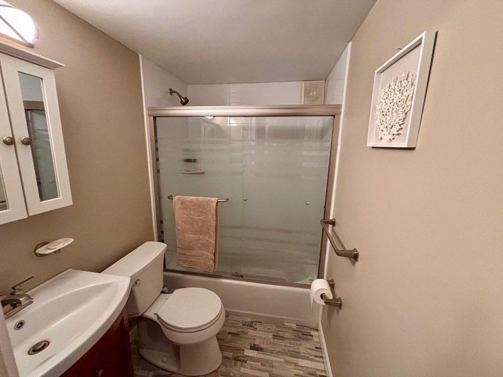 73 Sunrise Dr, Weymouth, MA Photo #10