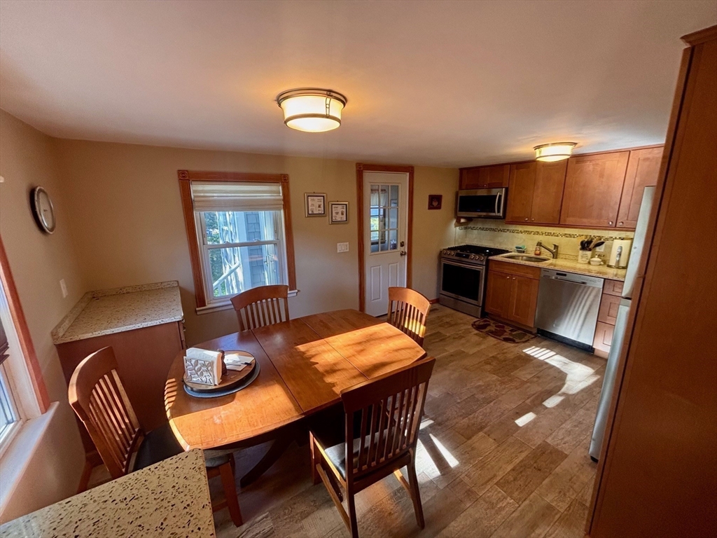 73 Sunrise Dr, Weymouth, MA Photo #7