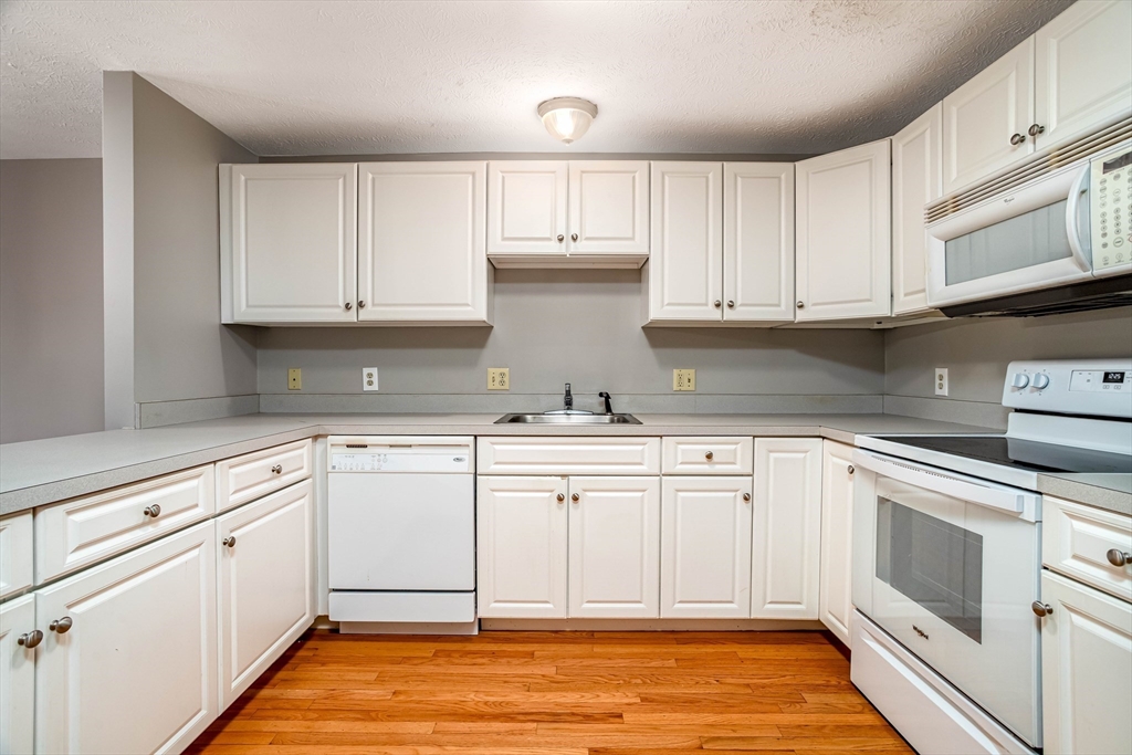 97 Caspian Way 97
