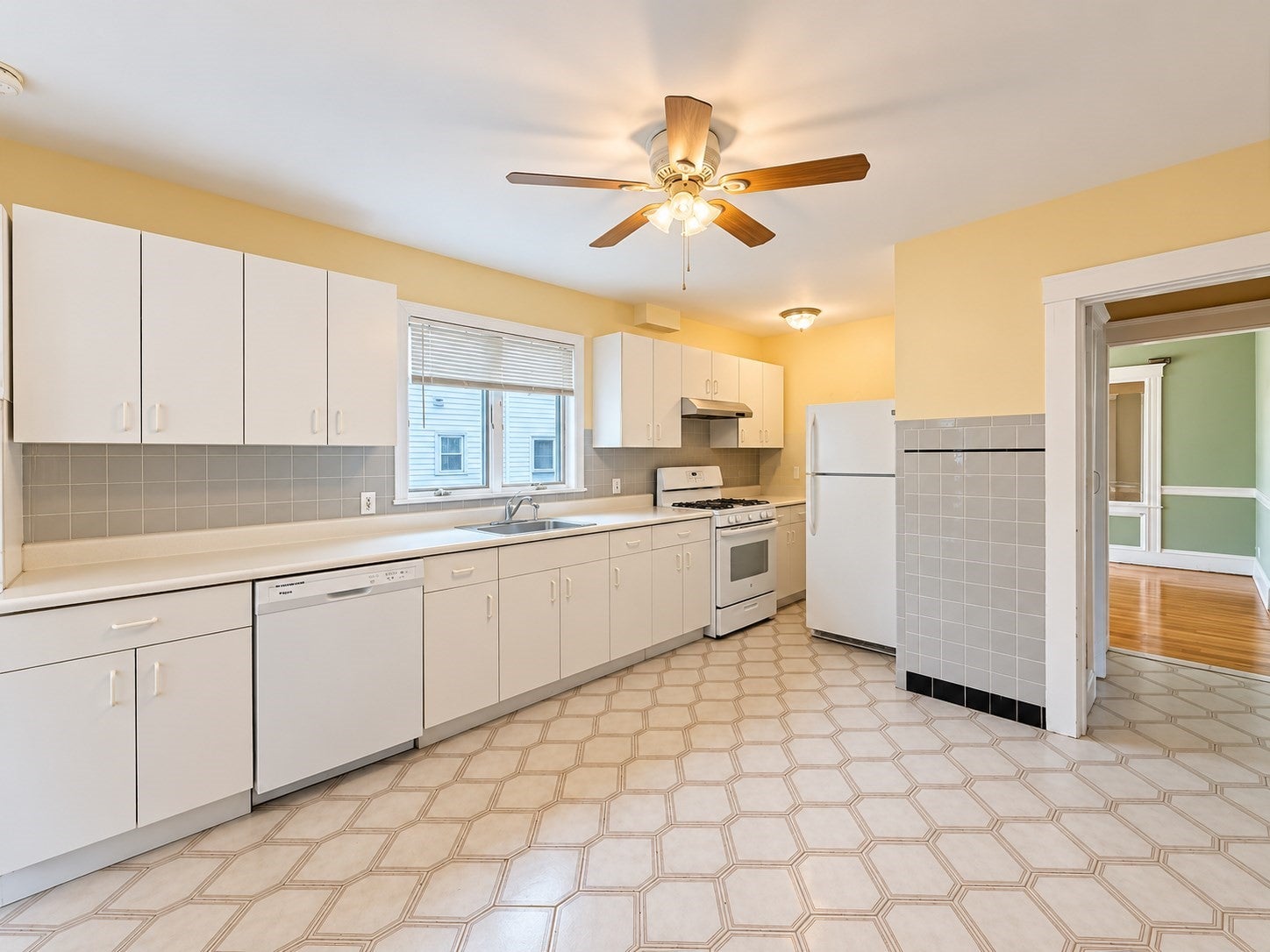 85 Boston Ave #1, Somerville, MA, 85 Boston Ave #1, Somerville, MA Photo #2