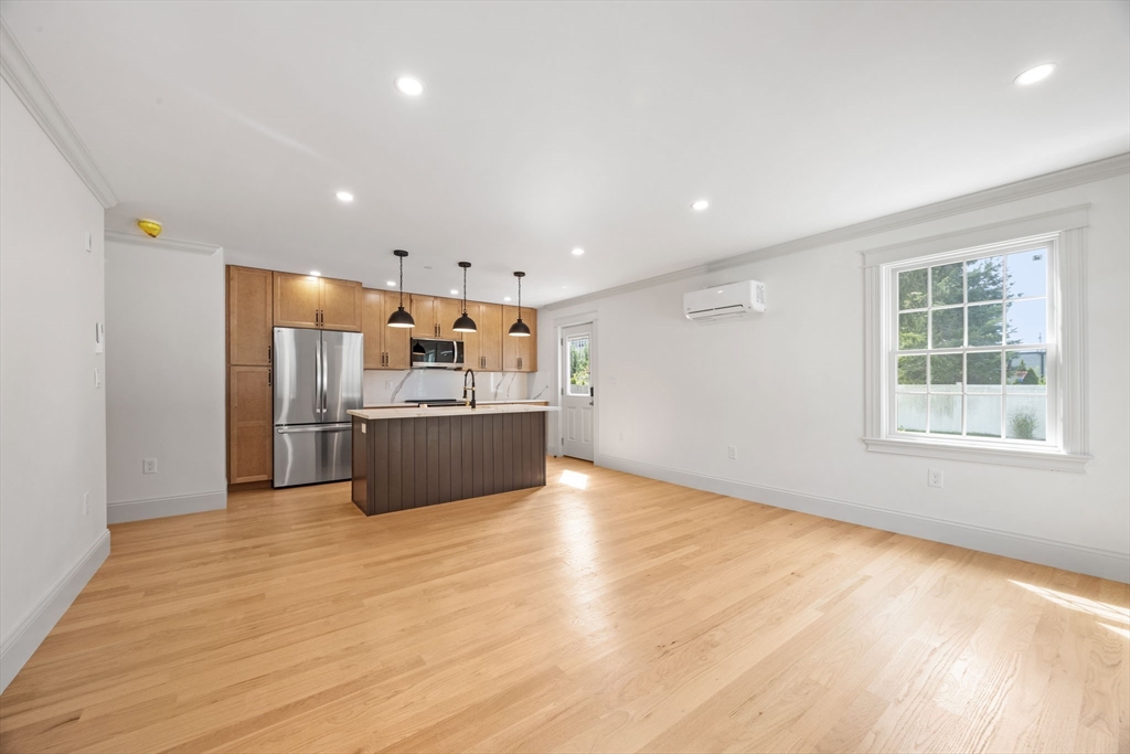 9 Swan Street 3