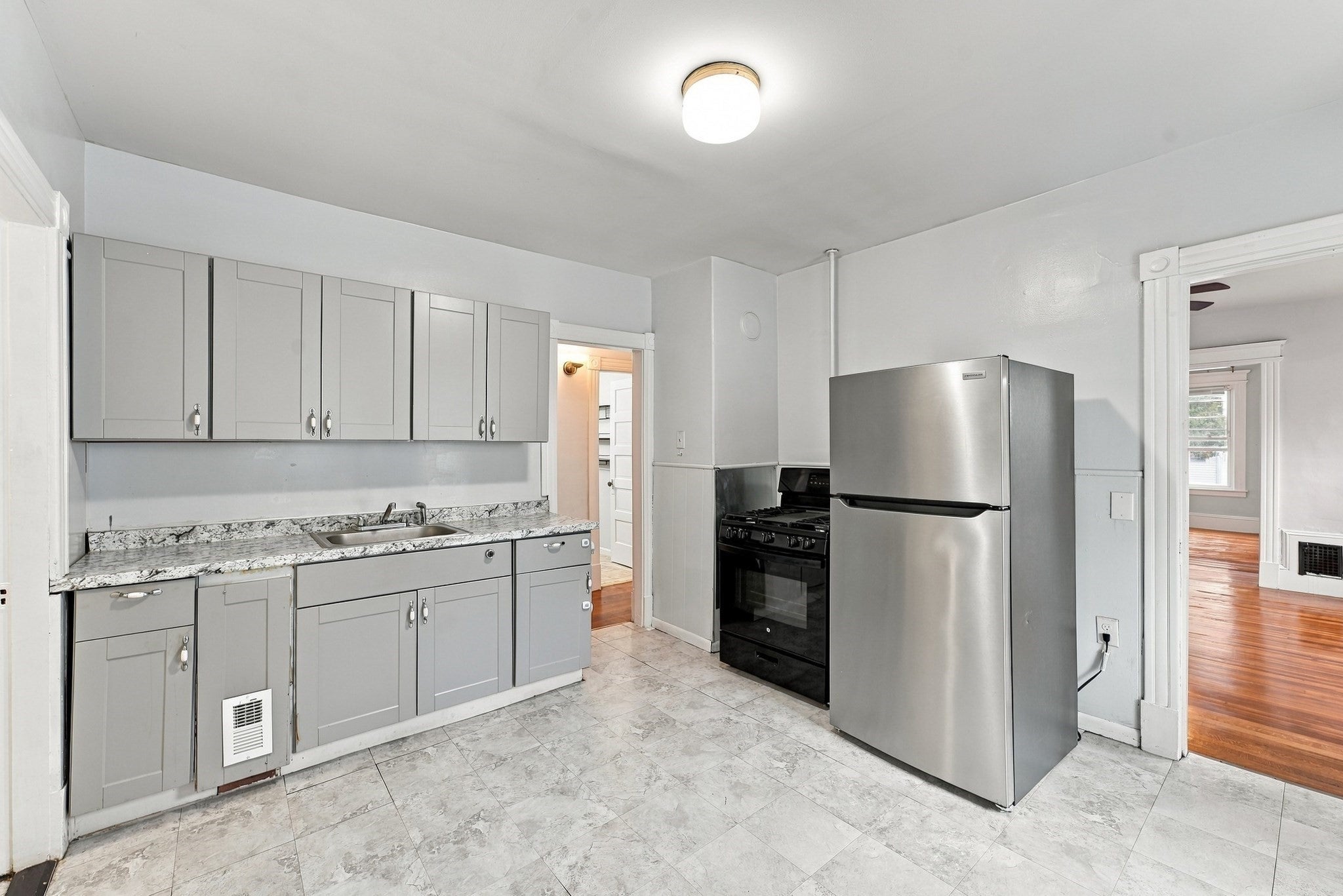 190 Oak St, Springfield, MA, 190 Oak St, Springfield, MA Photo #2