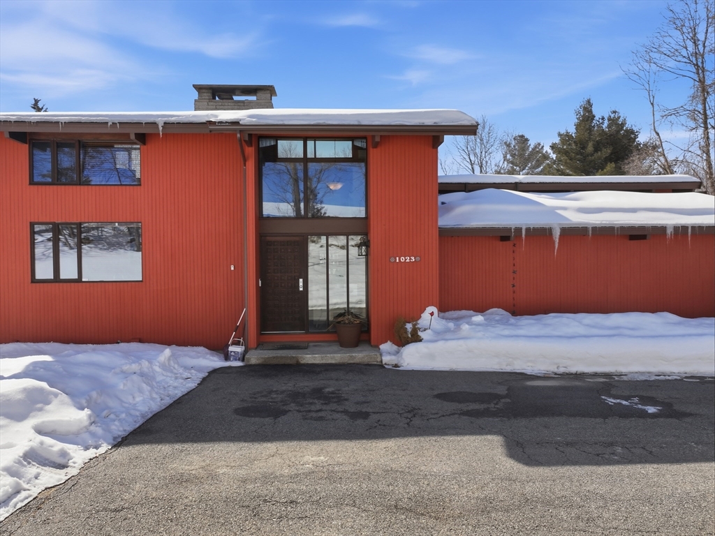 1023 North Woodstock Rd