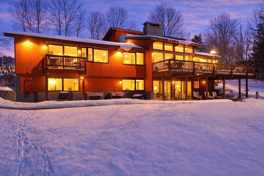 1023 North Woodstock Rd