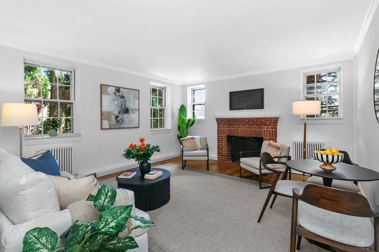 37 Commonwealth Ave