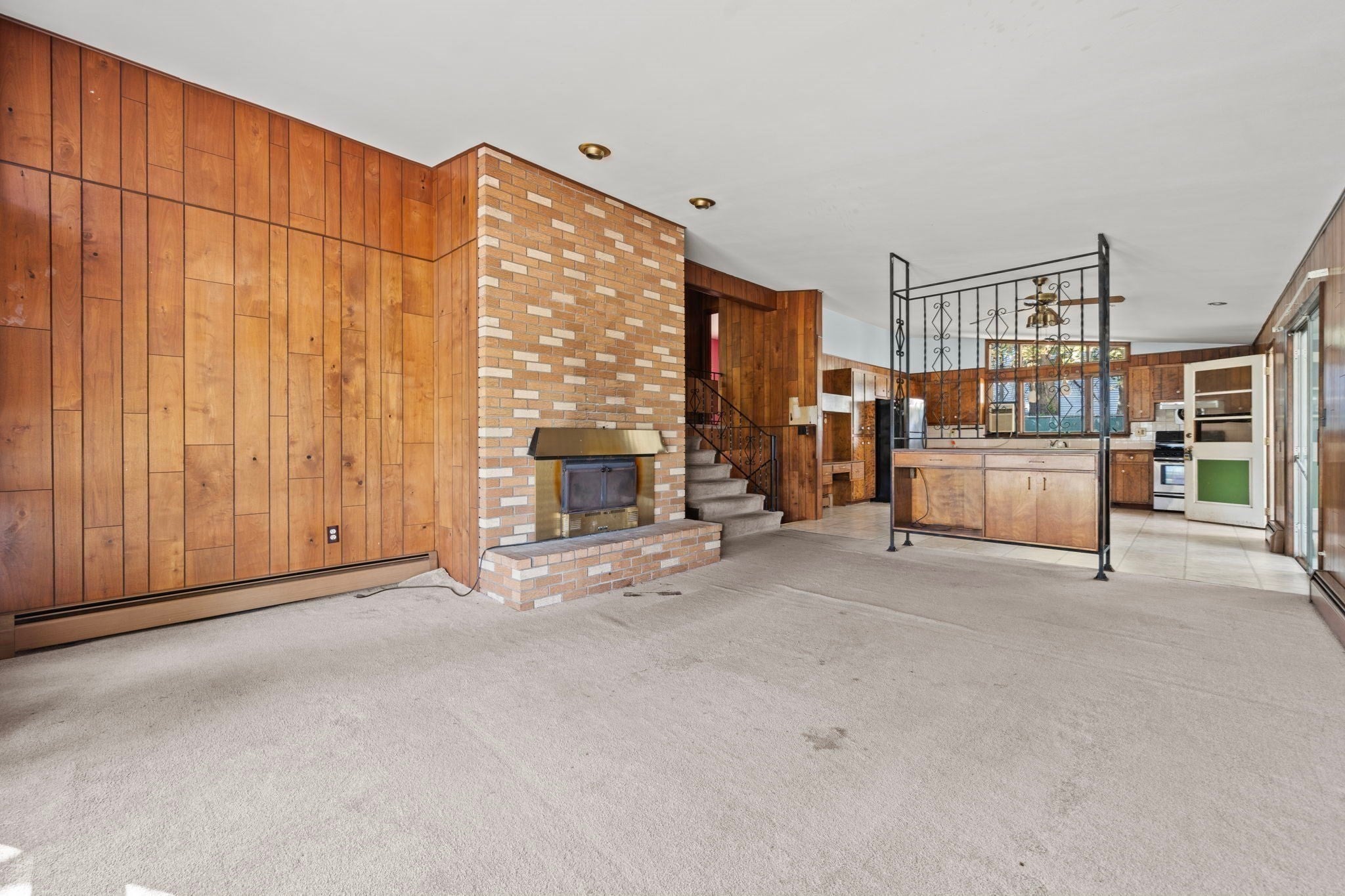 59 Hally Rd, Lowell, MA Photo #6