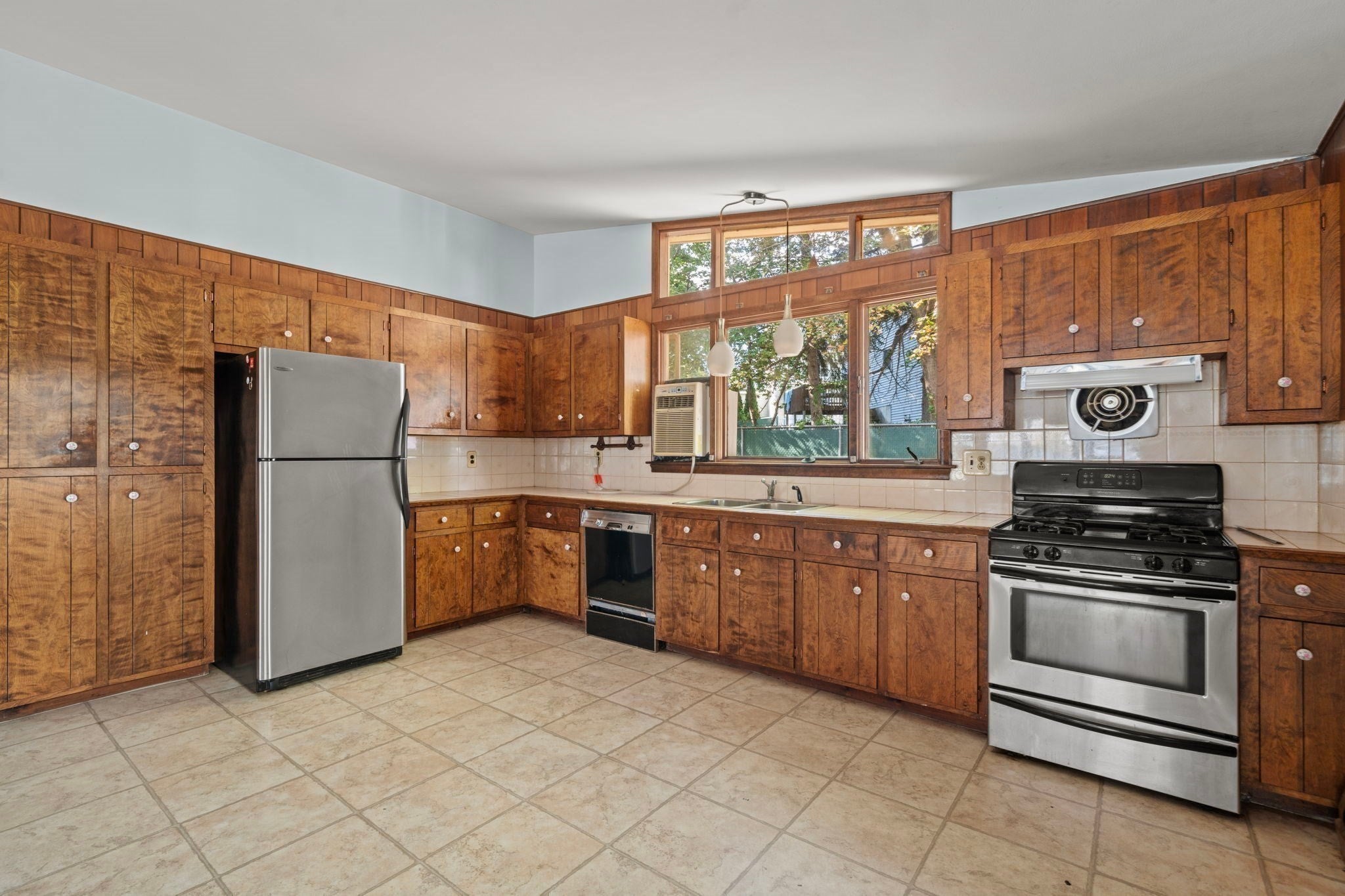 59 Hally Rd, Lowell, MA Photo #11