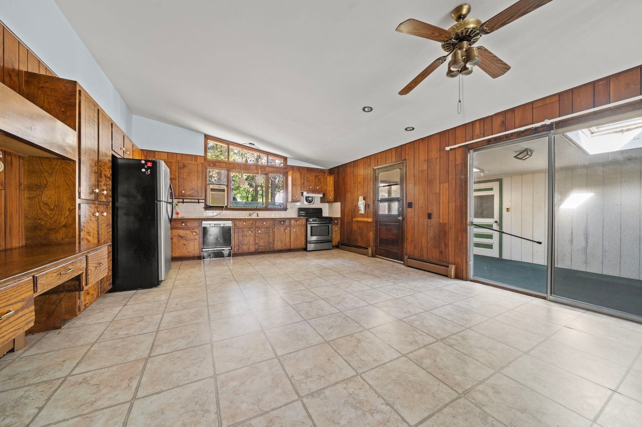 59 Hally Rd, Lowell, MA Photo #9