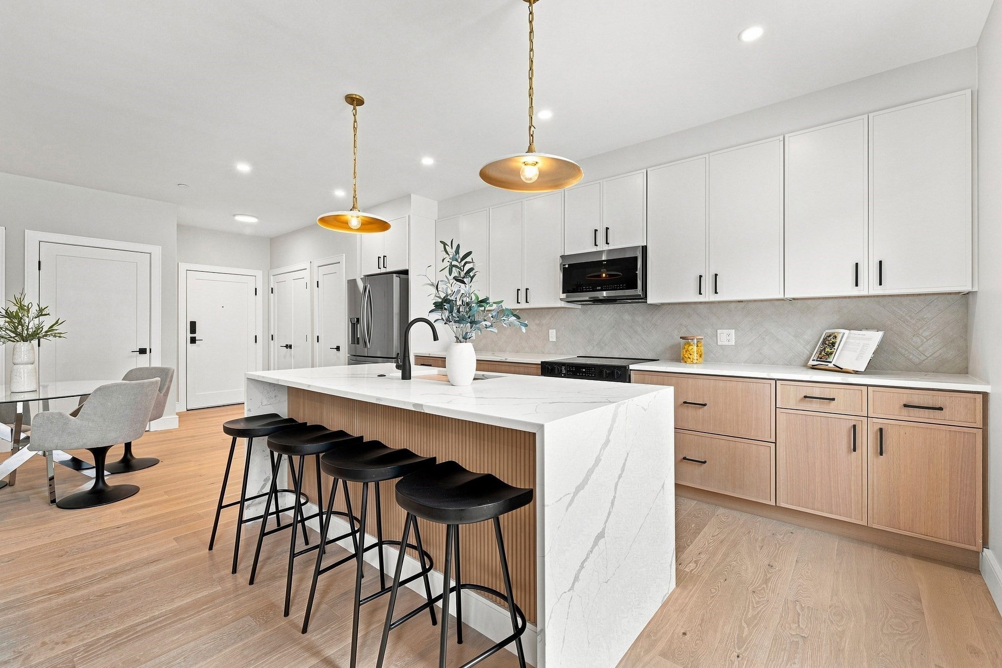 27 Guild Street 202