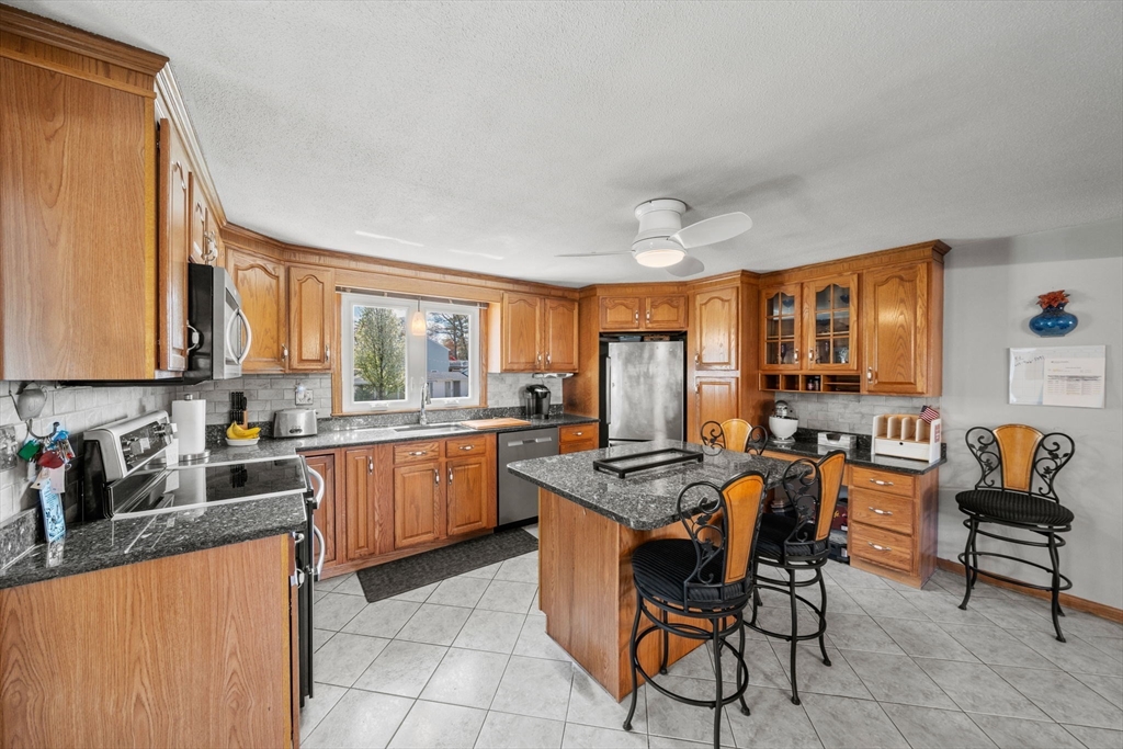 339 Passaconaway Dr, Dracut, MA, 339 Passaconaway Dr, Dracut, MA Photo #6