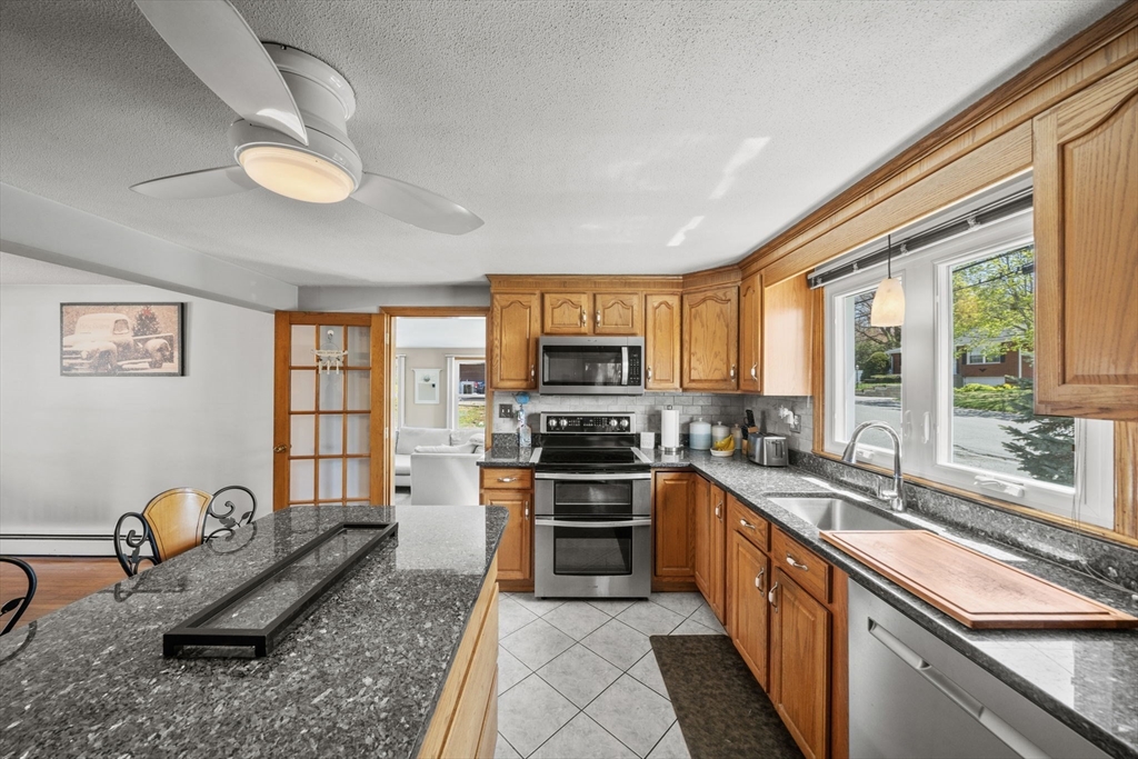 339 Passaconaway Dr, Dracut, MA, 339 Passaconaway Dr, Dracut, MA Photo #7