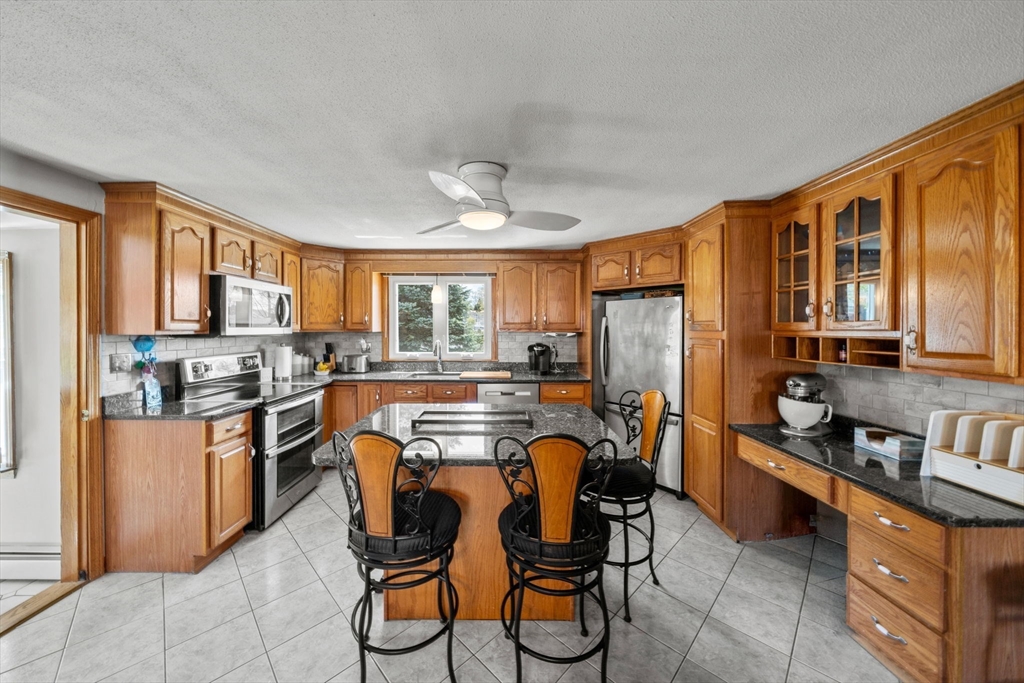 339 Passaconaway Dr, Dracut, MA, 339 Passaconaway Dr, Dracut, MA Photo #4