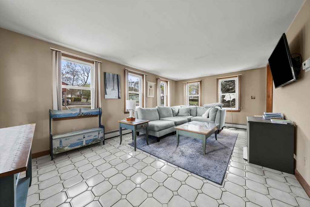 339 Passaconaway Dr, Dracut, MA, 339 Passaconaway Dr, Dracut, MA Photo #11