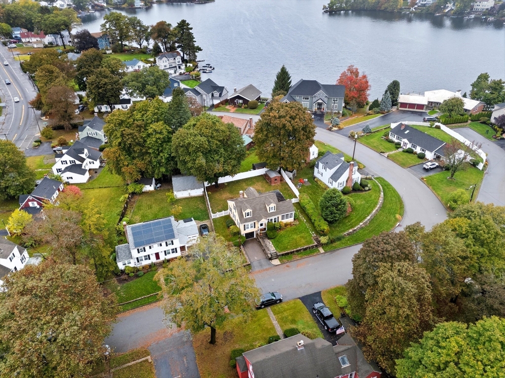 3 Bay Edge Dr
