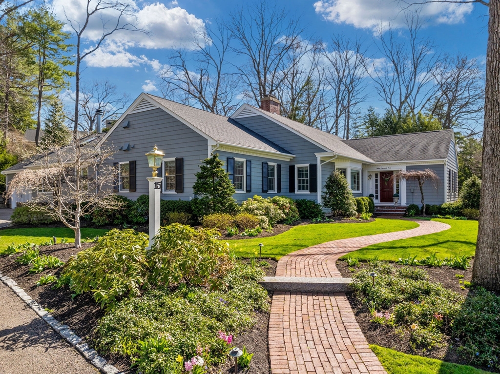 15 Barnstable Rd