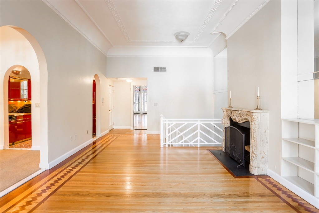 327 Commonwealth Ave. 2