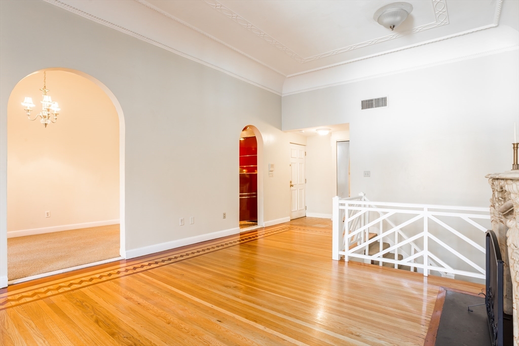 327 Commonwealth Ave. 2