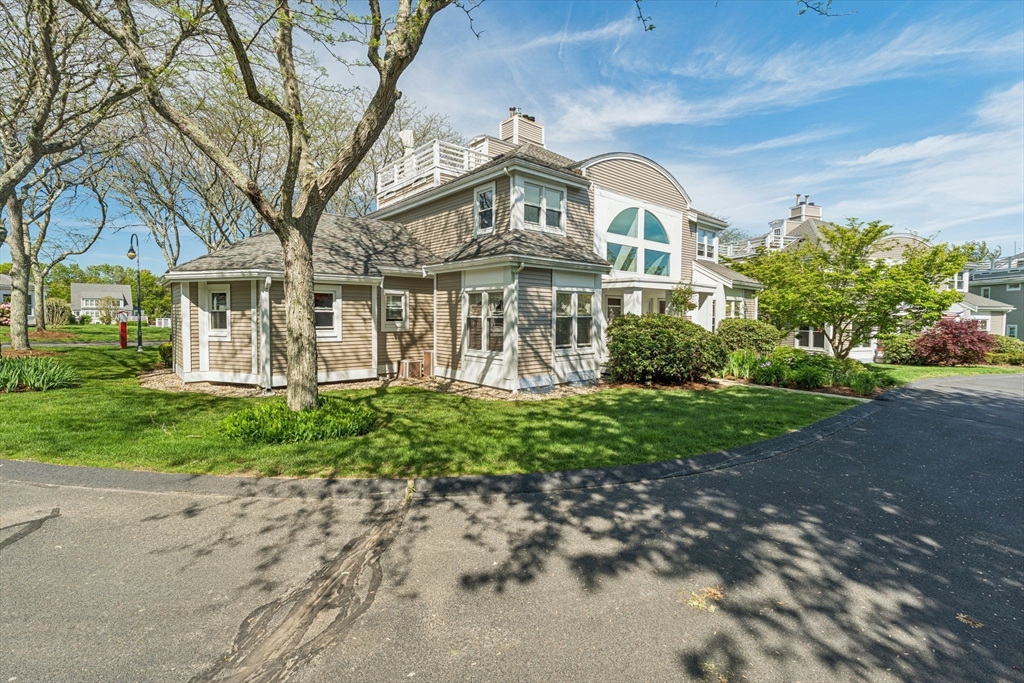 8 Oakmont Drive 8
