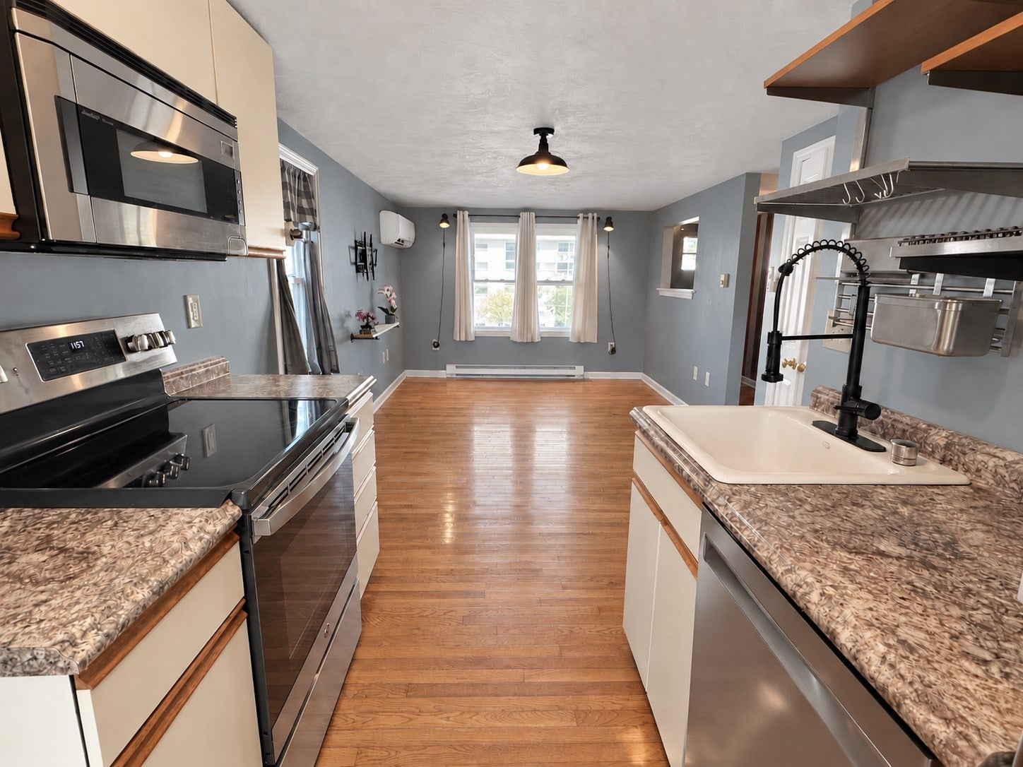 7 Myers St, Uxbridge, MA Photo #4