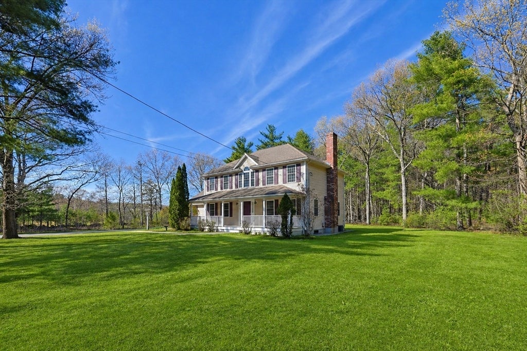 5 Chestnut St, Plainville, MA Photo #3