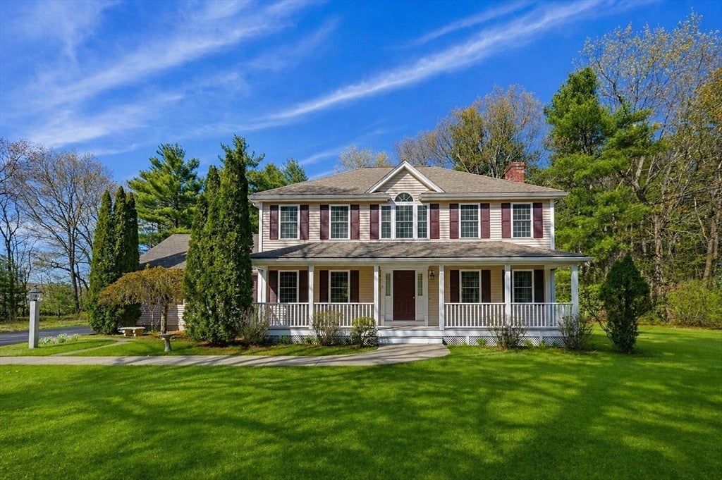 5 Chestnut St, Plainville, MA Photo #1