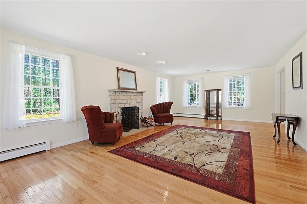 5 Chestnut St, Plainville, MA Photo #11