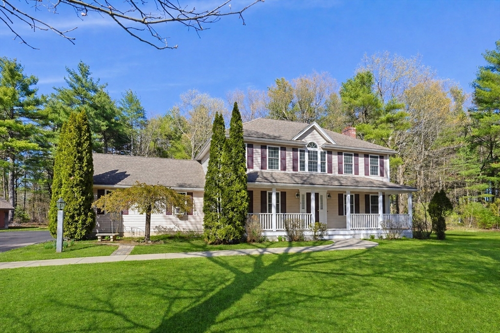5 Chestnut St, Plainville, MA Photo #2