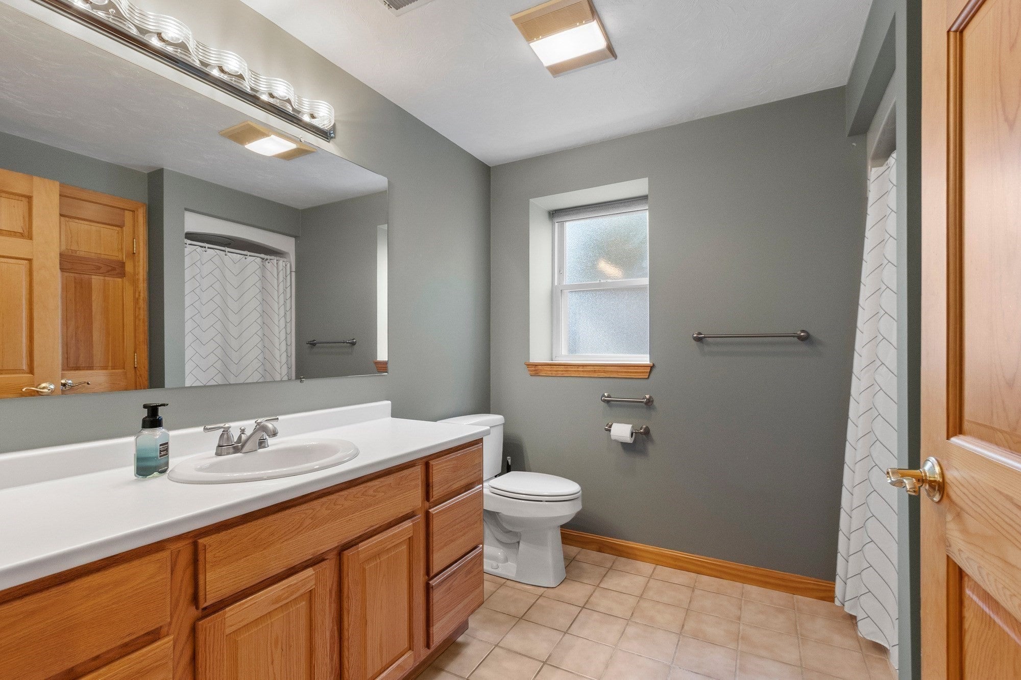 24 Wheelock Ave, Millbury, MA Photo #37