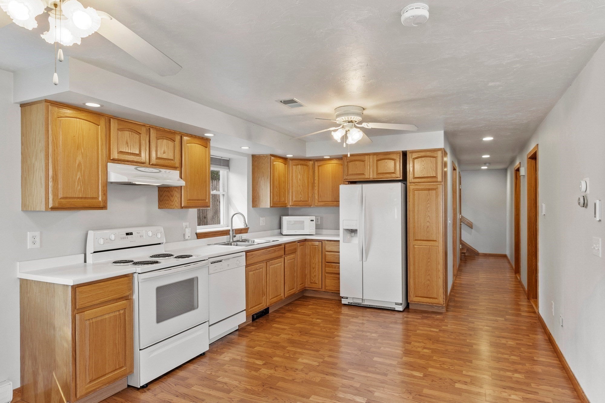 24 Wheelock Ave, Millbury, MA Photo #33