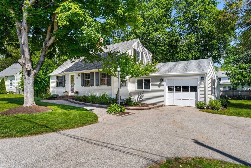 11 Bruce Ln