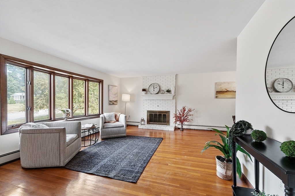 4 Mansfield Drive