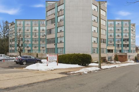 Photo of 101 Mulberry St #G3, Springfield, MA 01105 (MLS # 73519480)