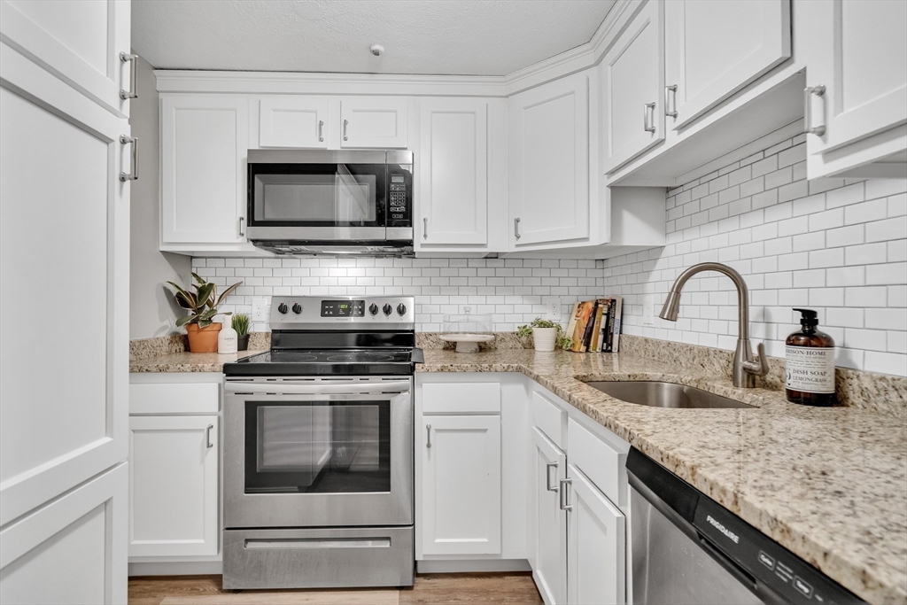 33 Lodgen Court 1F