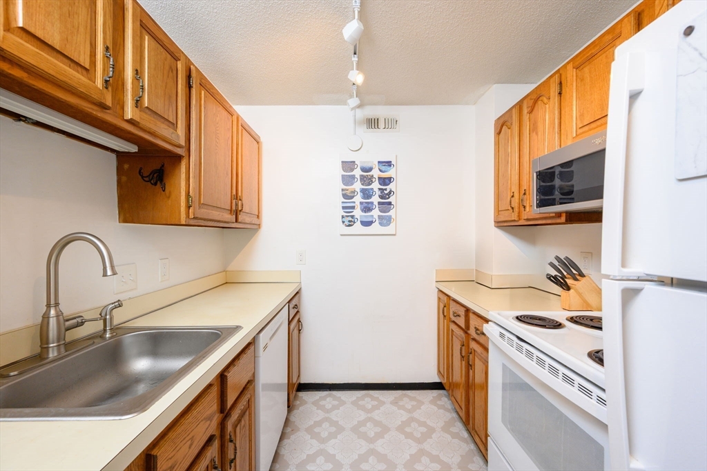 1580 Massachusetts Ave 2G