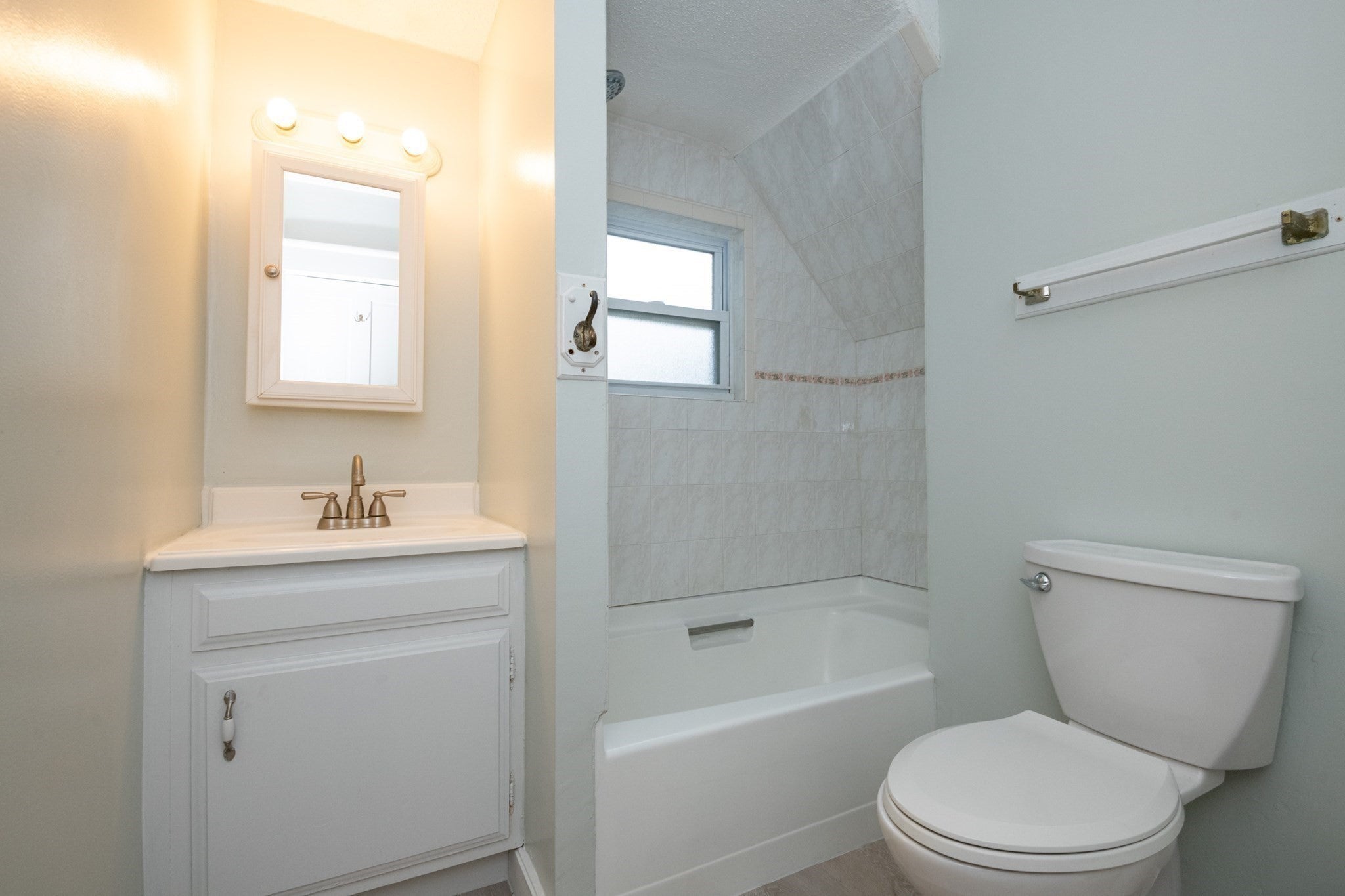 8 Washington Street, Stoneham, MA, 8 Washington Street, Stoneham, MA Photo #24