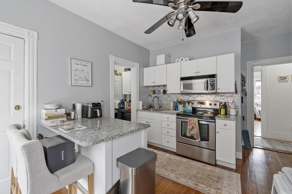 87 Roseclair St 3